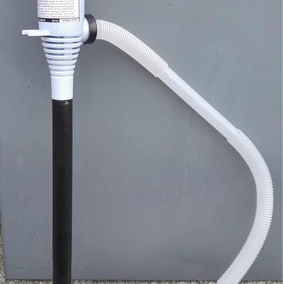 Flotool 10810 Battery Powered siphon pump. - Picture 3 of 3